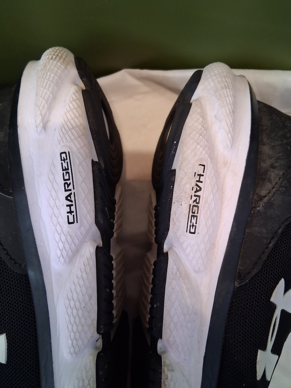 Under Armour Black and White Charged Assert Training Shoes - Picture 6 of 7